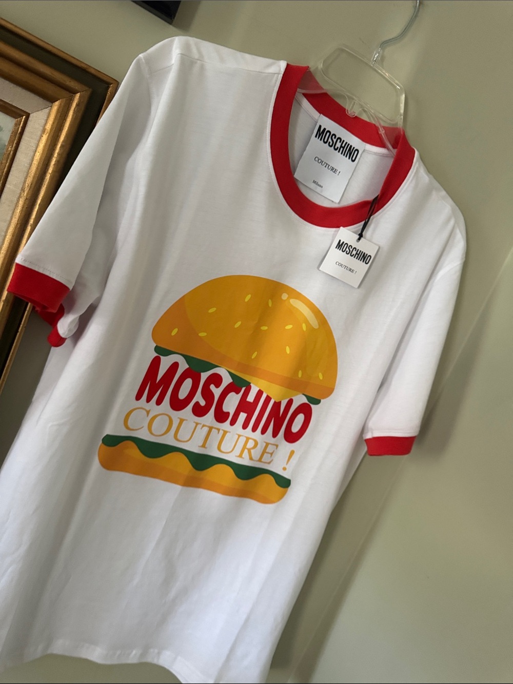 NEW Moschino Hamburger Logo Tee Size White Graphic Burger Tee Size L 50